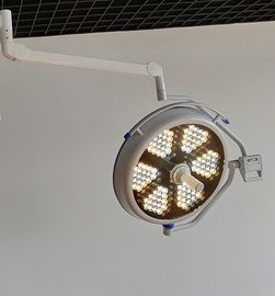 La lampada 80W della sala operatoria dell'ospedale, sceglie la luce di funzionamento chirurgica capa